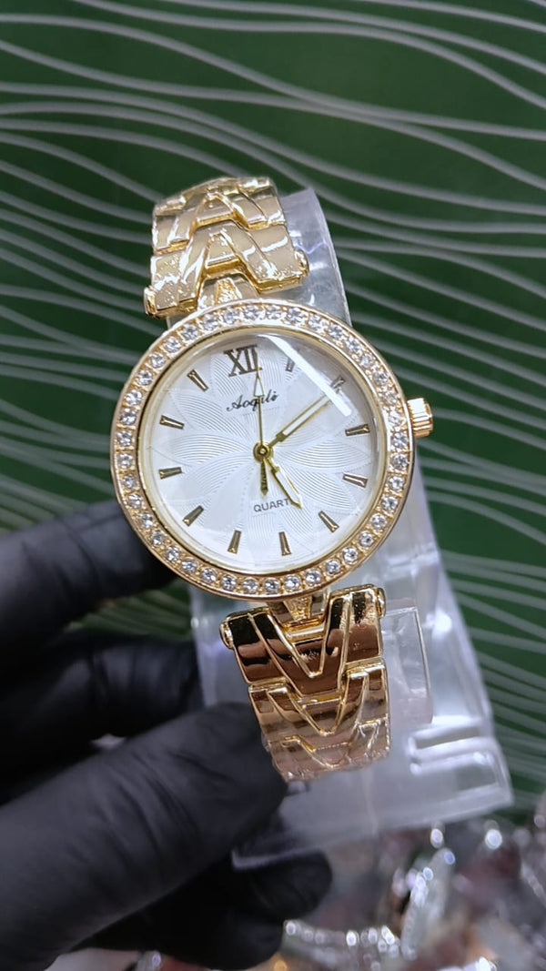 Luxury Rose Gold Women’s Watch – Crystal Embellished Elegance